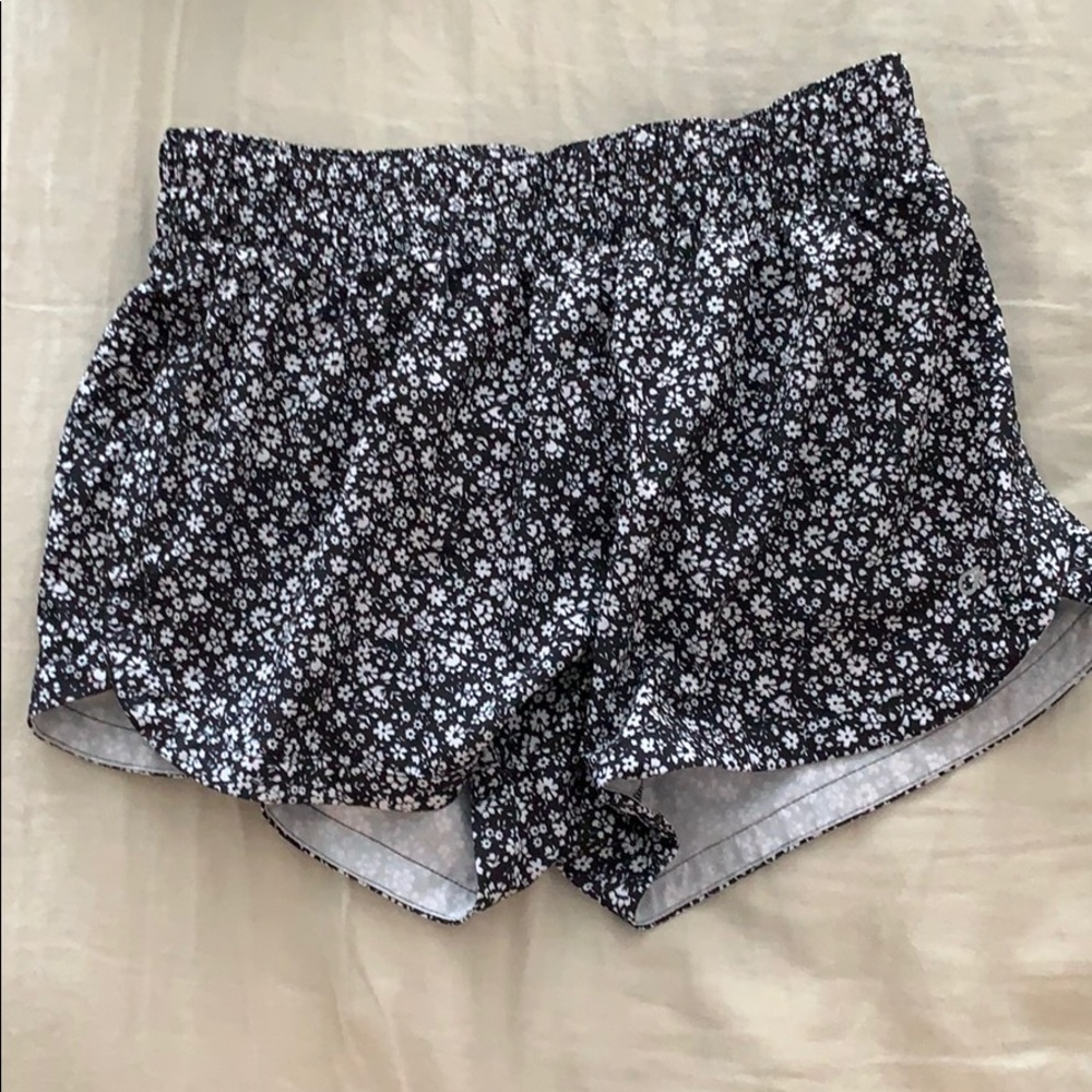 GapFit Floral Running Short